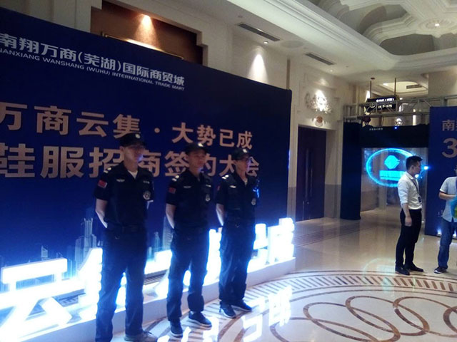 �R�r����